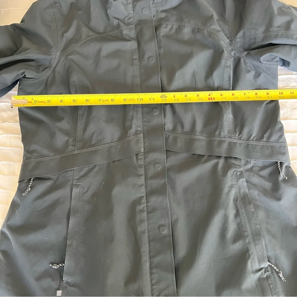 Kuhl Women's Stretch Voyagr Insulated Hooded Black long zip up Parka Size XL